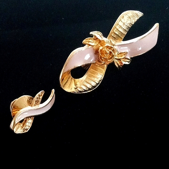 *BUNDLE* AVON Breast Cancer Awareness Pins - Picture 2 of 5